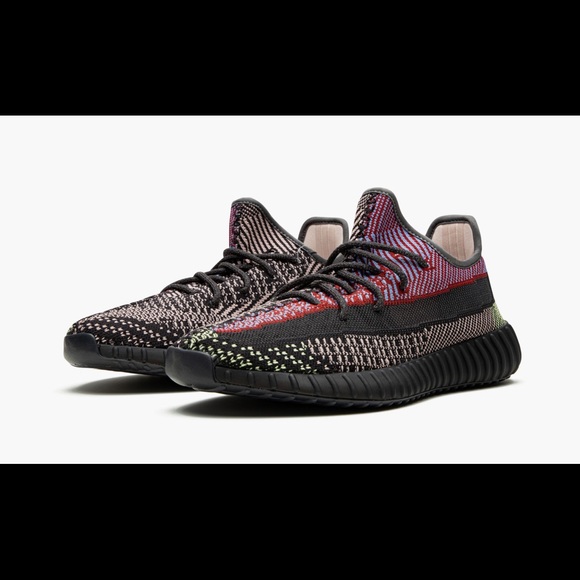 YEEZY BOOST 350 V2 REFLECTIVE
"Yecheil" - Picture 3 of 6